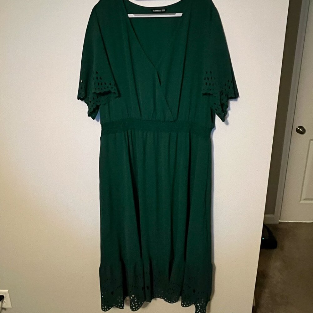 BloomChic Laser Cut Shirred POCKETS! Wrap Scalloped Trim Flutter Dress Green 3X